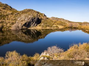 La laguna glaciar de Ocelo en A Veiga es una de las joyas naturales del Macizo de Pena Trevinca en Ourense